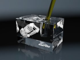 Stiftehalter aus Glas mit 3D Lasergravur und Stift